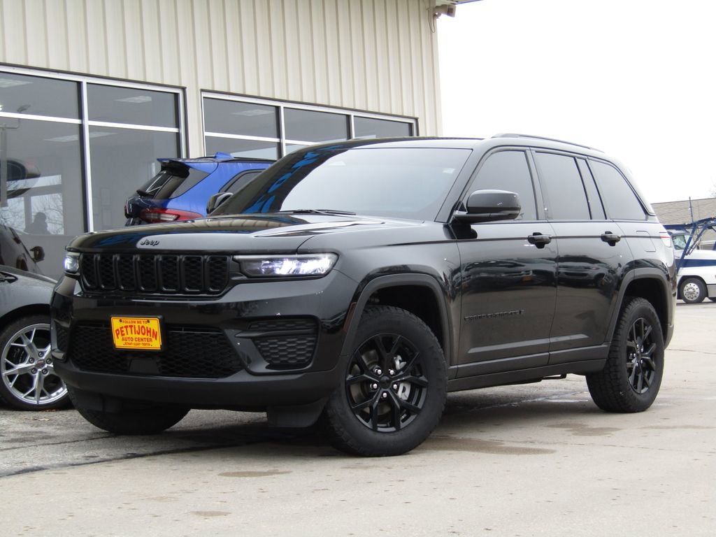 Used 2024 Jeep Grand Cherokee Altitude image 12