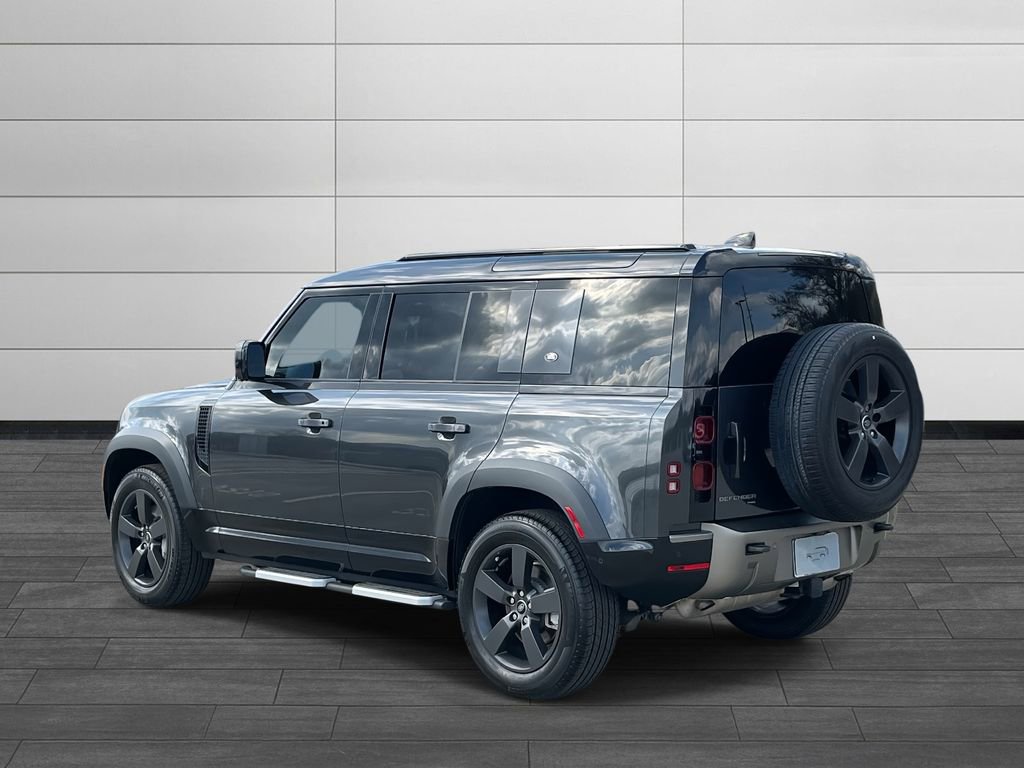 Certified 2023 Land Rover Defender 110 X-Dynamic SE AWD/4WD image 3