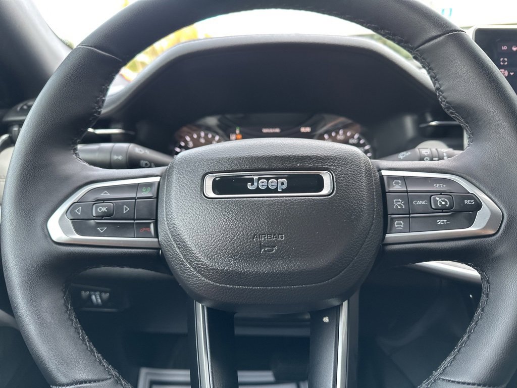 Used 2024 Jeep Compass Limited image 37