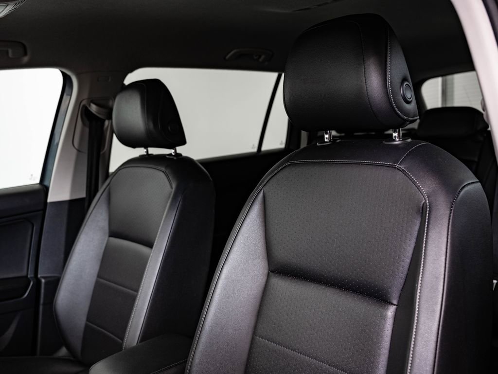 Used 2018 Volkswagen Tiguan SE AWD/4WD image 22
