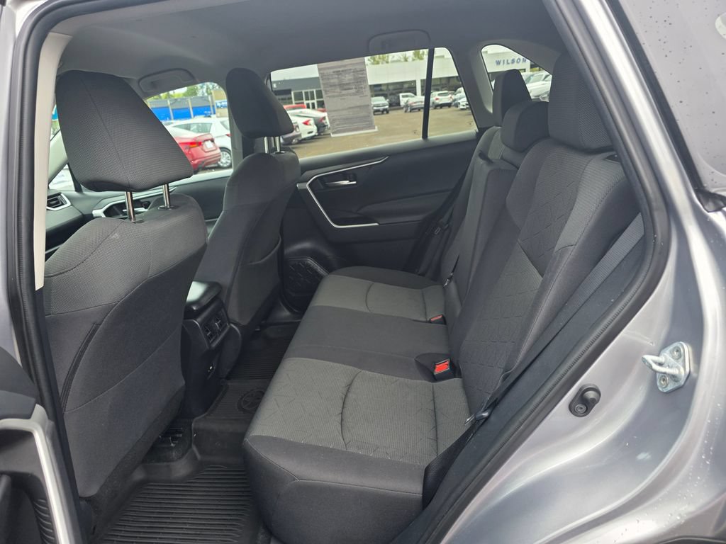 Used 2021 Toyota RAV4 XLE w/ XLE Grade Weather Package AWD/4WD image 11