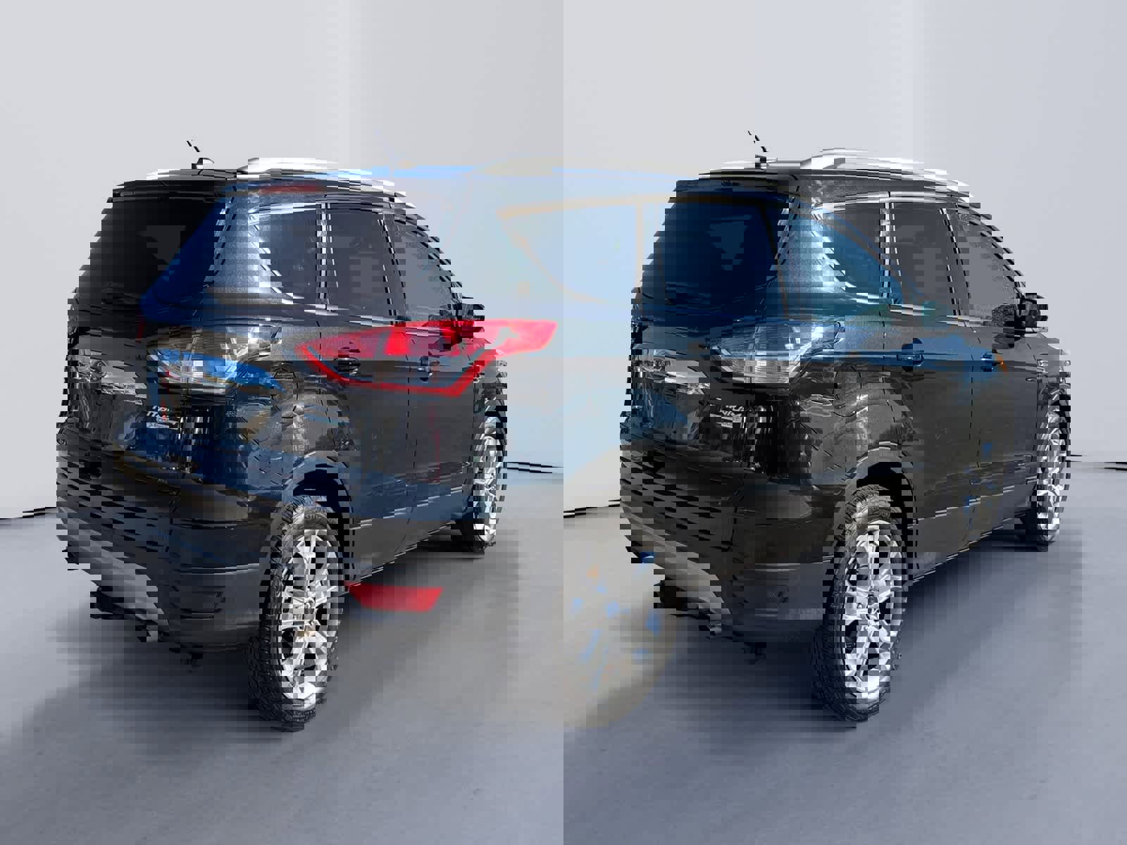 Used 2015 Ford Escape Titanium w/ Equipment Group 301A image 3