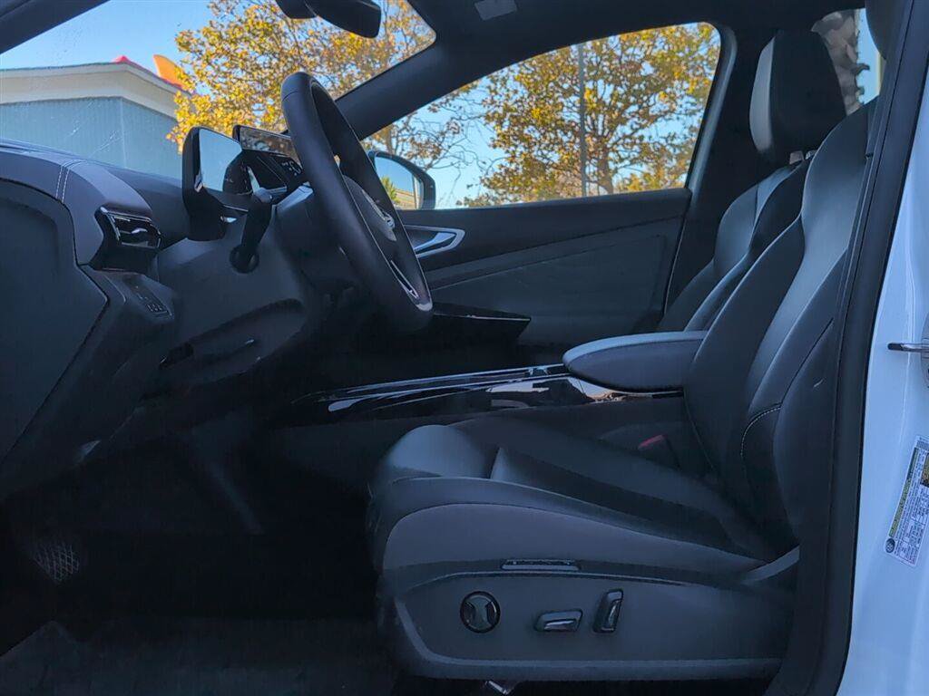 Used 2023 Volkswagen ID.4 Pro S AWD/4WD image 11