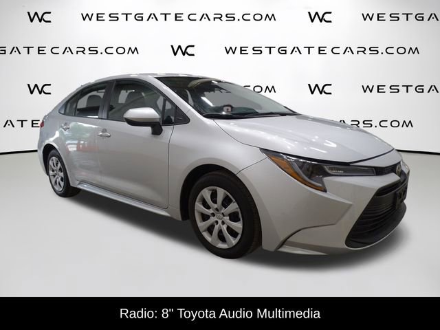 Used 2023 Toyota Corolla LE image 2