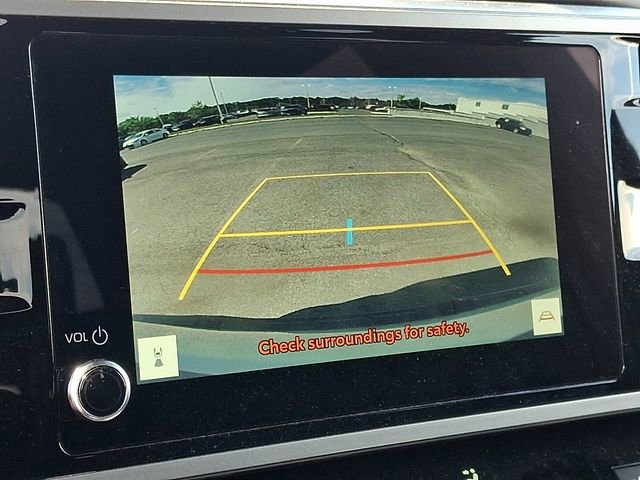 Used 2025 Toyota Tundra SR5 AWD/4WD image 17