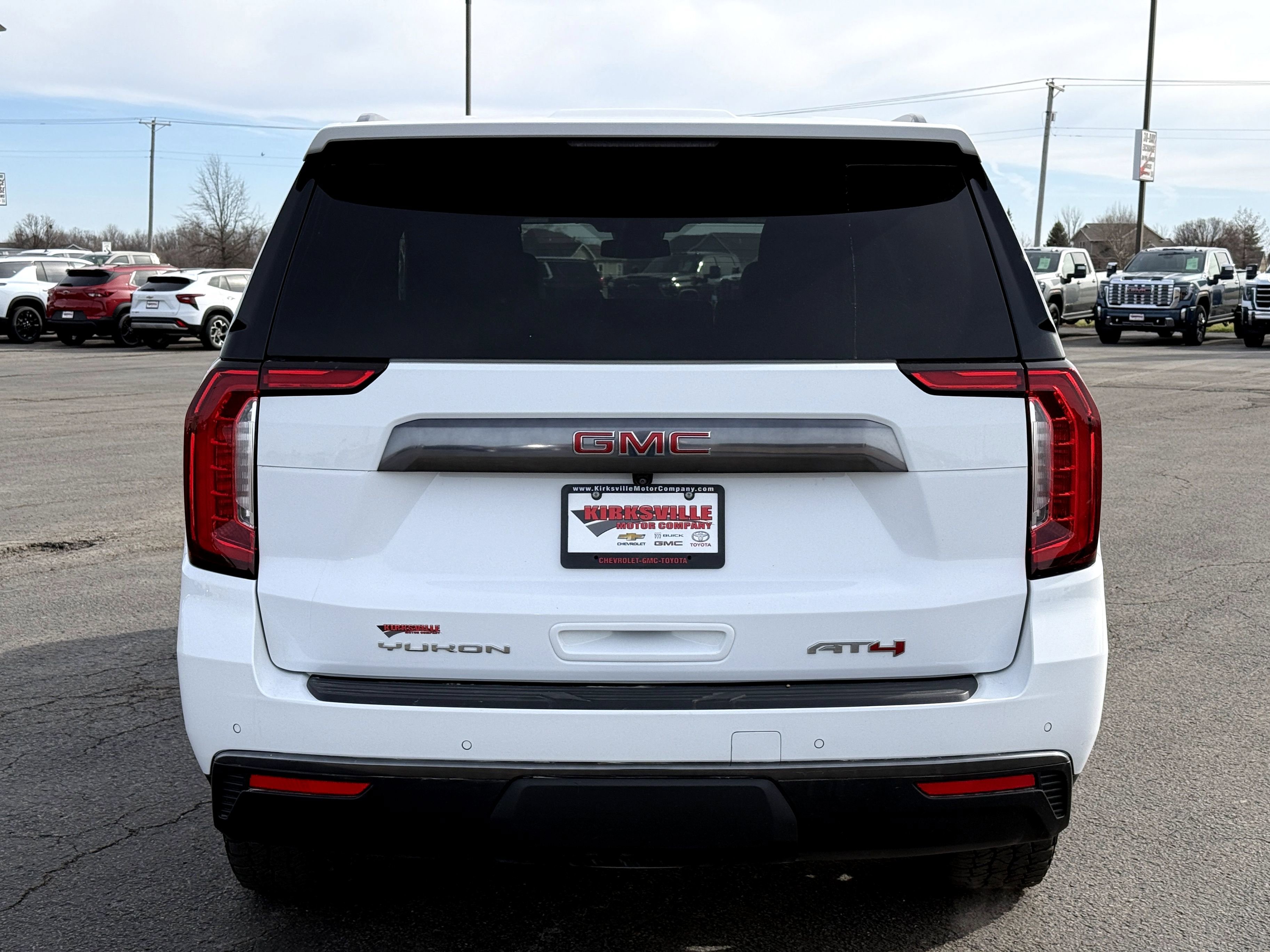 Used 2023 GMC Yukon AT4 w/ AT4 Premium Package image 4