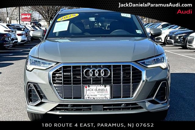 Used 2025 Audi Q3 2.0T Premium w/ Convenience Package image 3