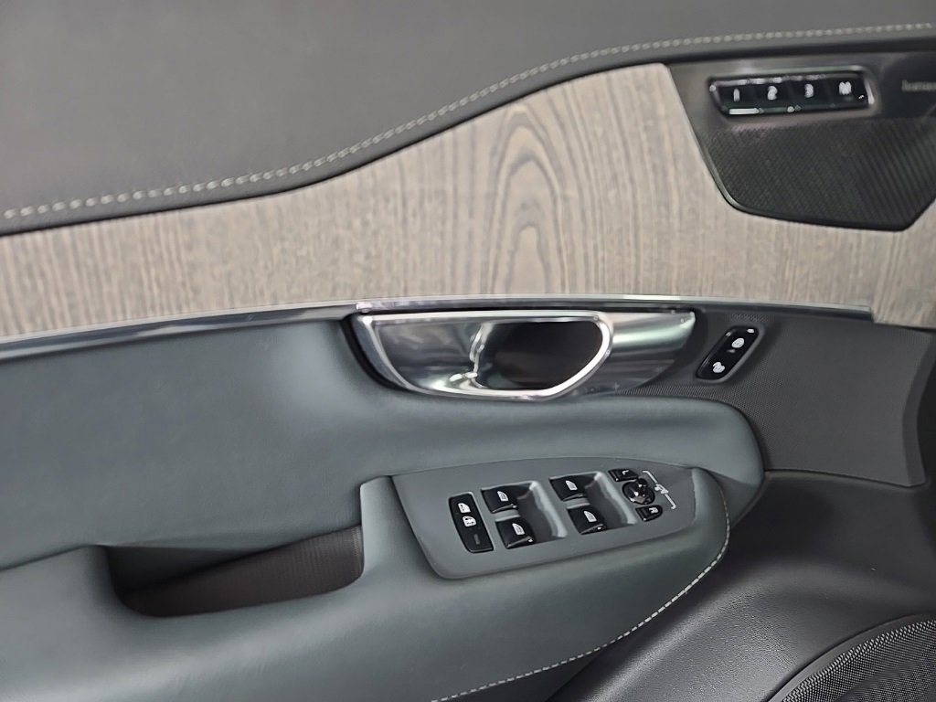Certified 2022 Volvo XC90 T8 Inscription image 21