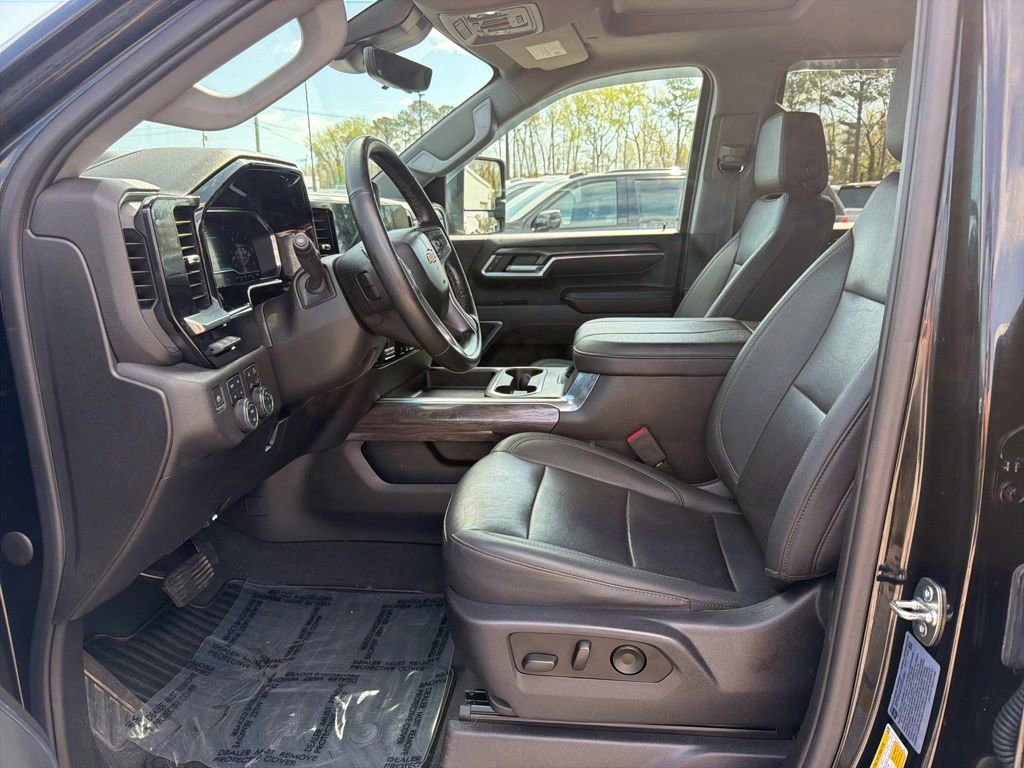 Used 2024 Chevrolet Silverado 3500 LTZ w/ LTZ Plus Package image 17