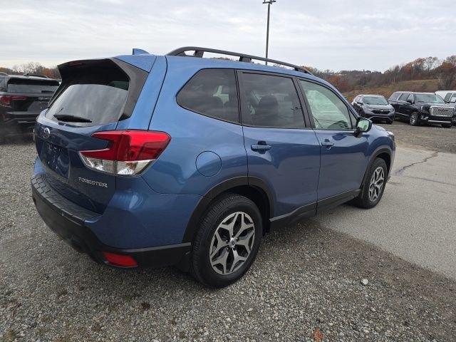 Certified 2022 Subaru Forester Premium image 5