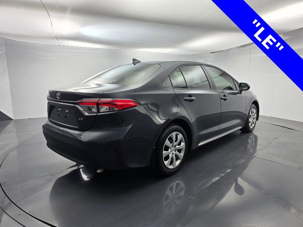 Used 2025 Toyota Corolla LE image 4