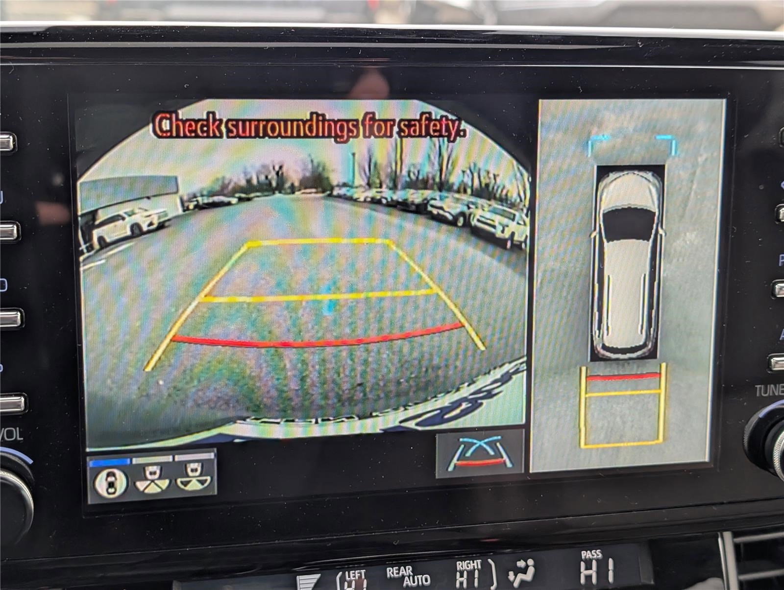 Used 2024 Toyota Sienna Platinum image 29