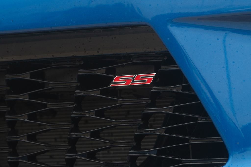Used 2018 Chevrolet Camaro SS RWD image 17