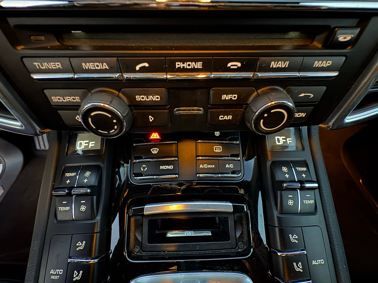 Used 2013 Porsche Cayenne S image 22