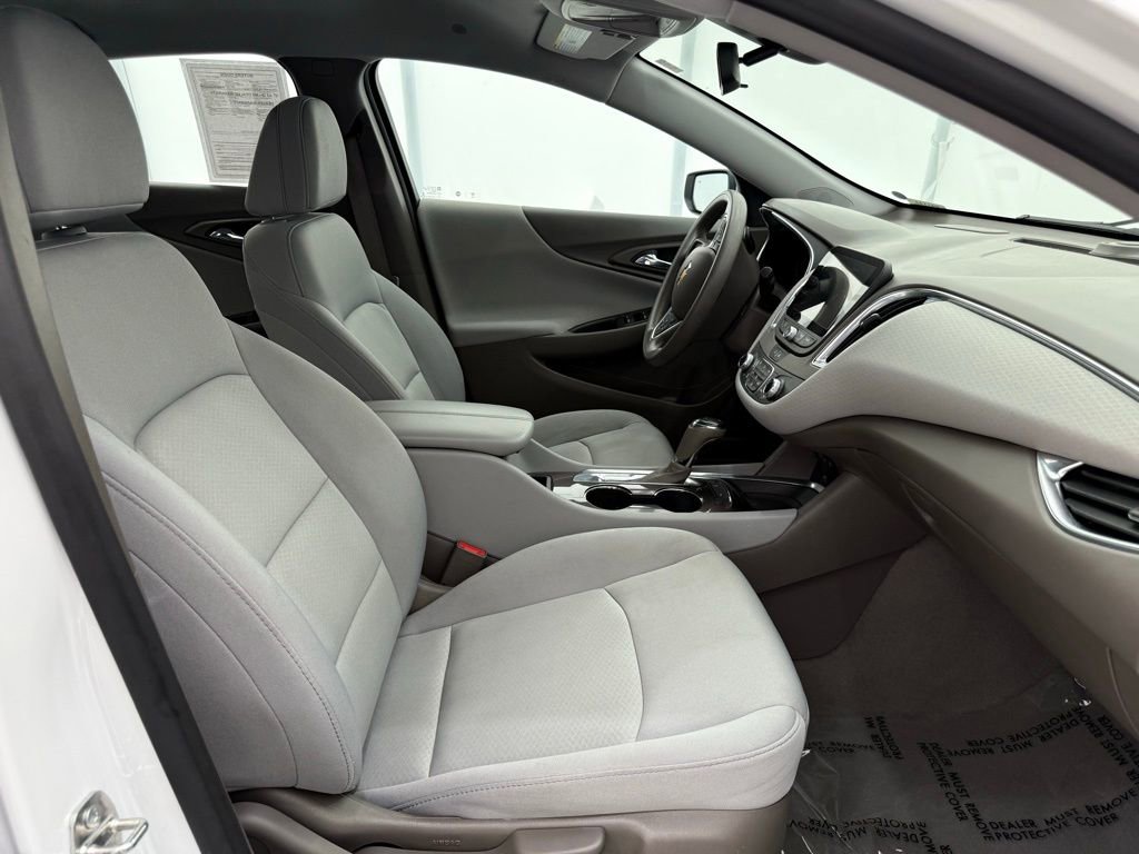 Used 2020 Chevrolet Malibu LT w/ Fleet LT Safety Plus Package image 17