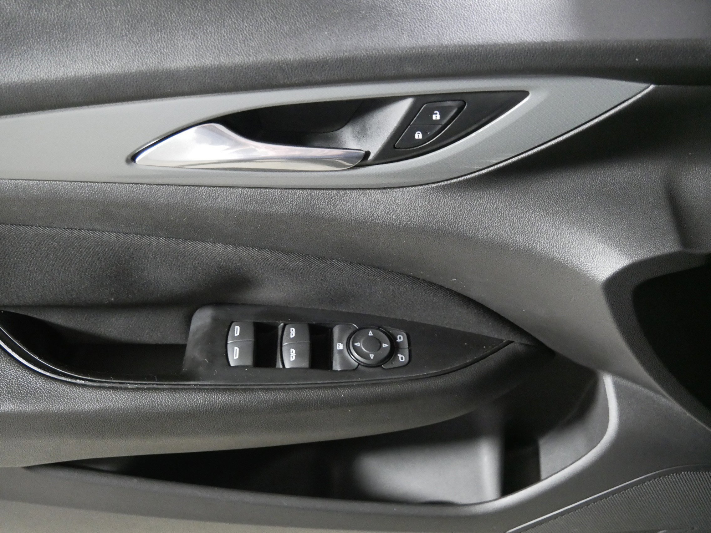 Certified 2018 Buick Regal Preferred image 19