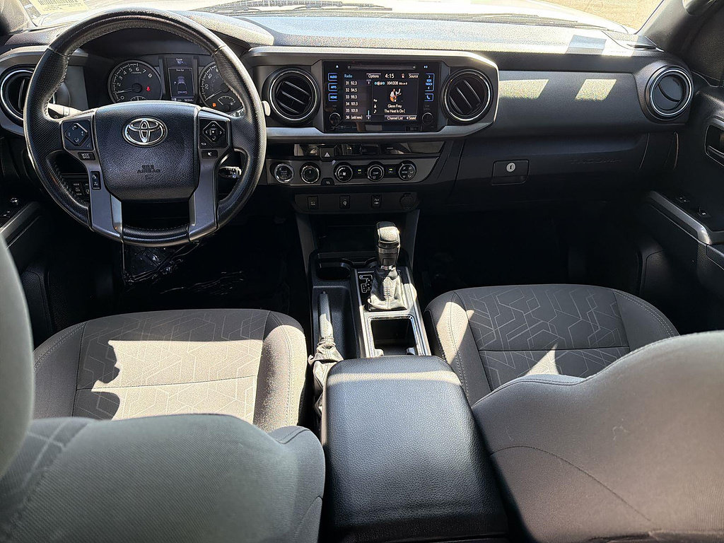 Used 2017 Toyota Tacoma TRD Sport AWD/4WD image 18
