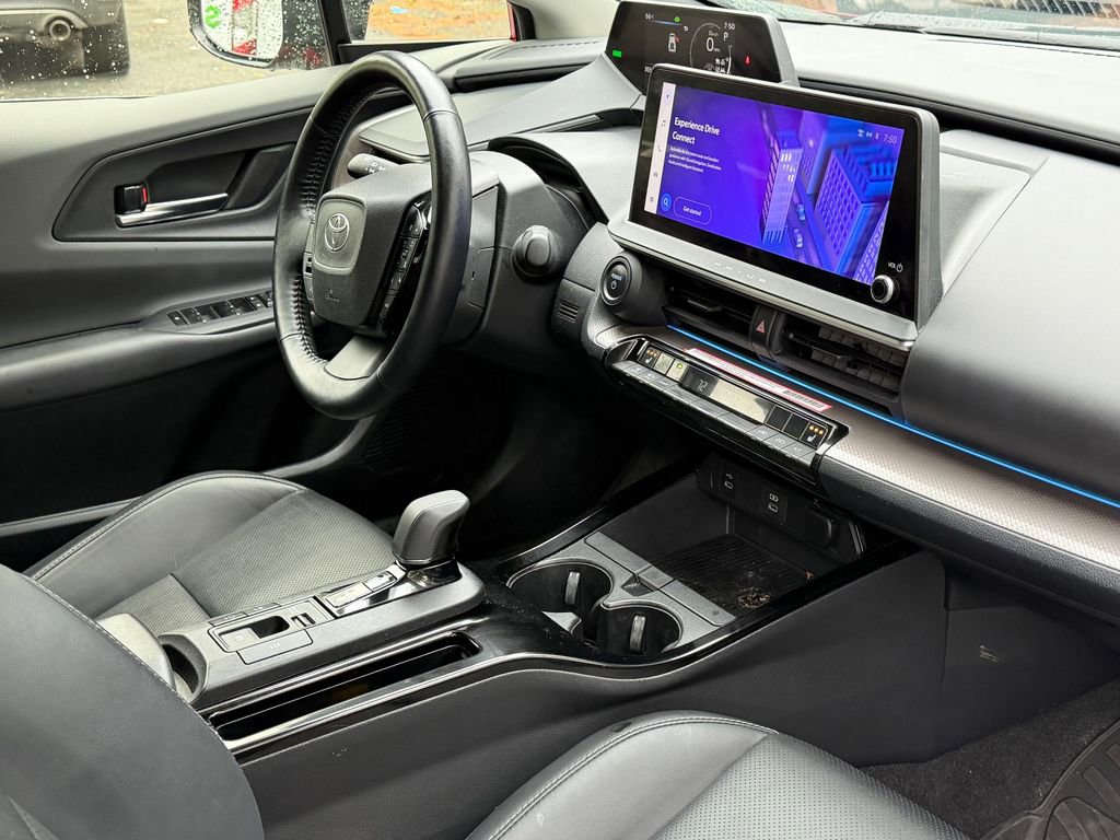 Used 2023 Toyota Prius XLE FWD image 12