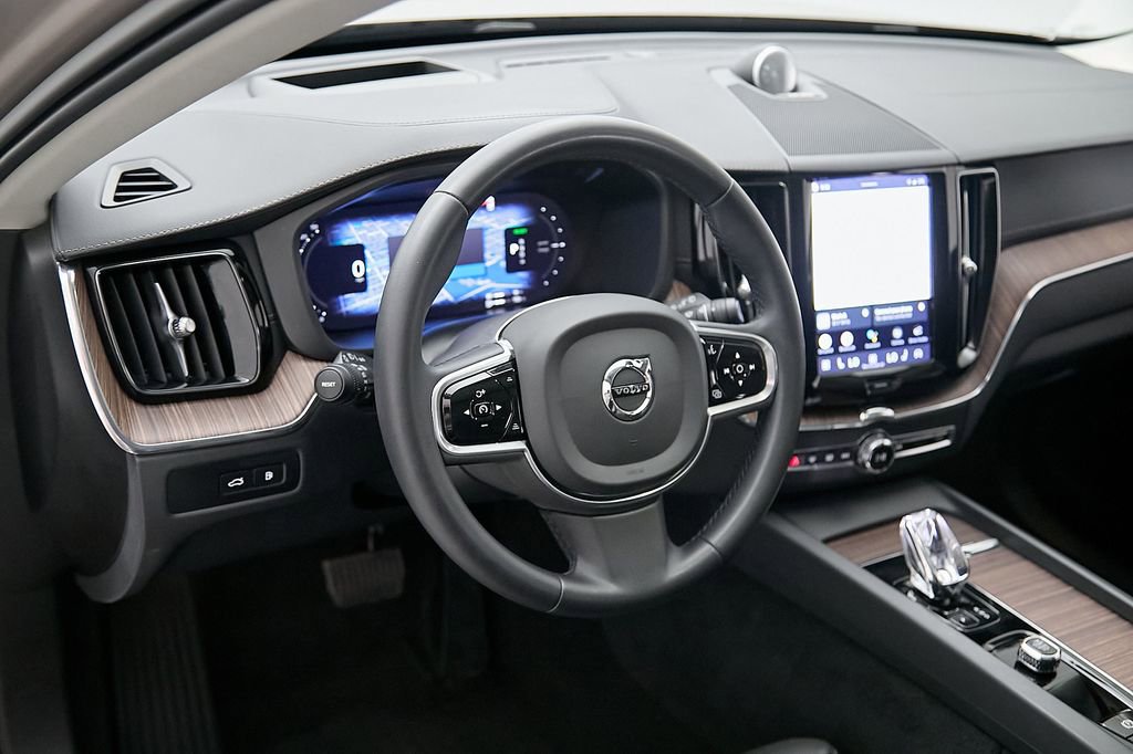 Certified 2023 Volvo XC60 T8 Ultimate w/ Protection Package Premier AWD/4WD image 13