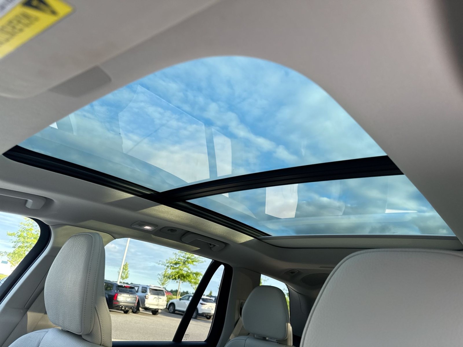 Certified 2023 Volvo XC90 T8 Plus w/ Protection Package Premier AWD/4WD image 24