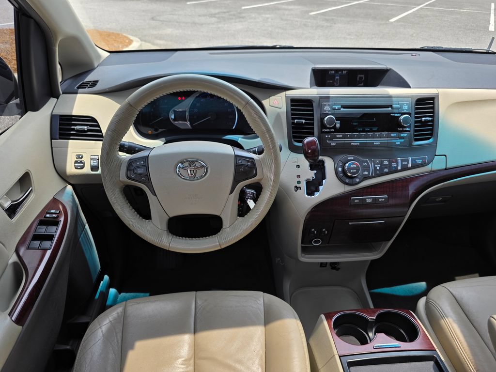 Used 2011 Toyota Sienna XLE FWD image 26