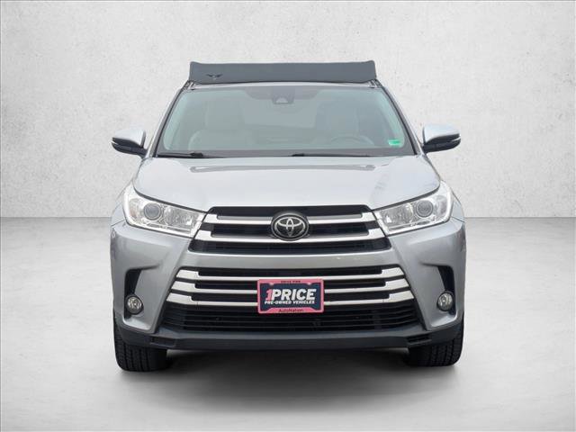 Used 2018 Toyota Highlander XLE image 2