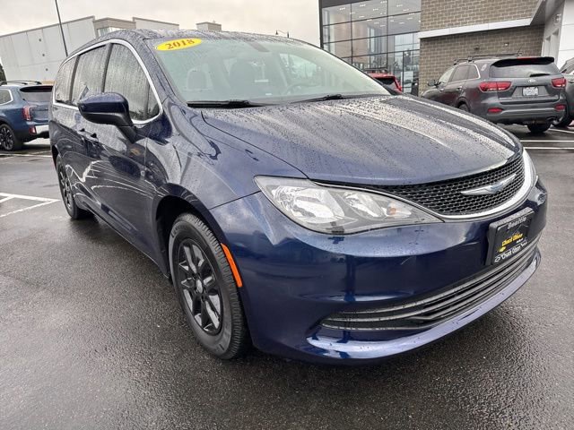 Used 2018 Chrysler Pacifica LX image 3