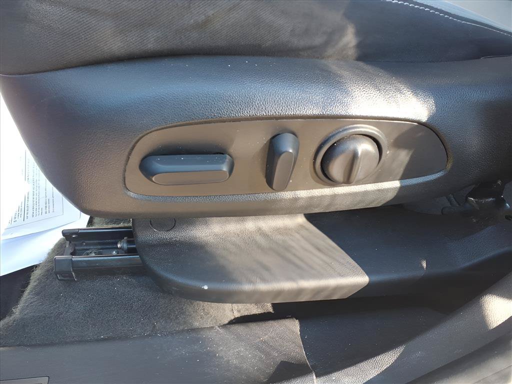 Used 2024 Chevrolet Equinox LT FWD image 24