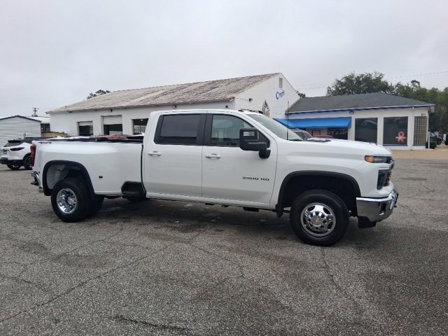 New 2026 Chevrolet Silverado 3500 LT w/ Safety Package image 11
