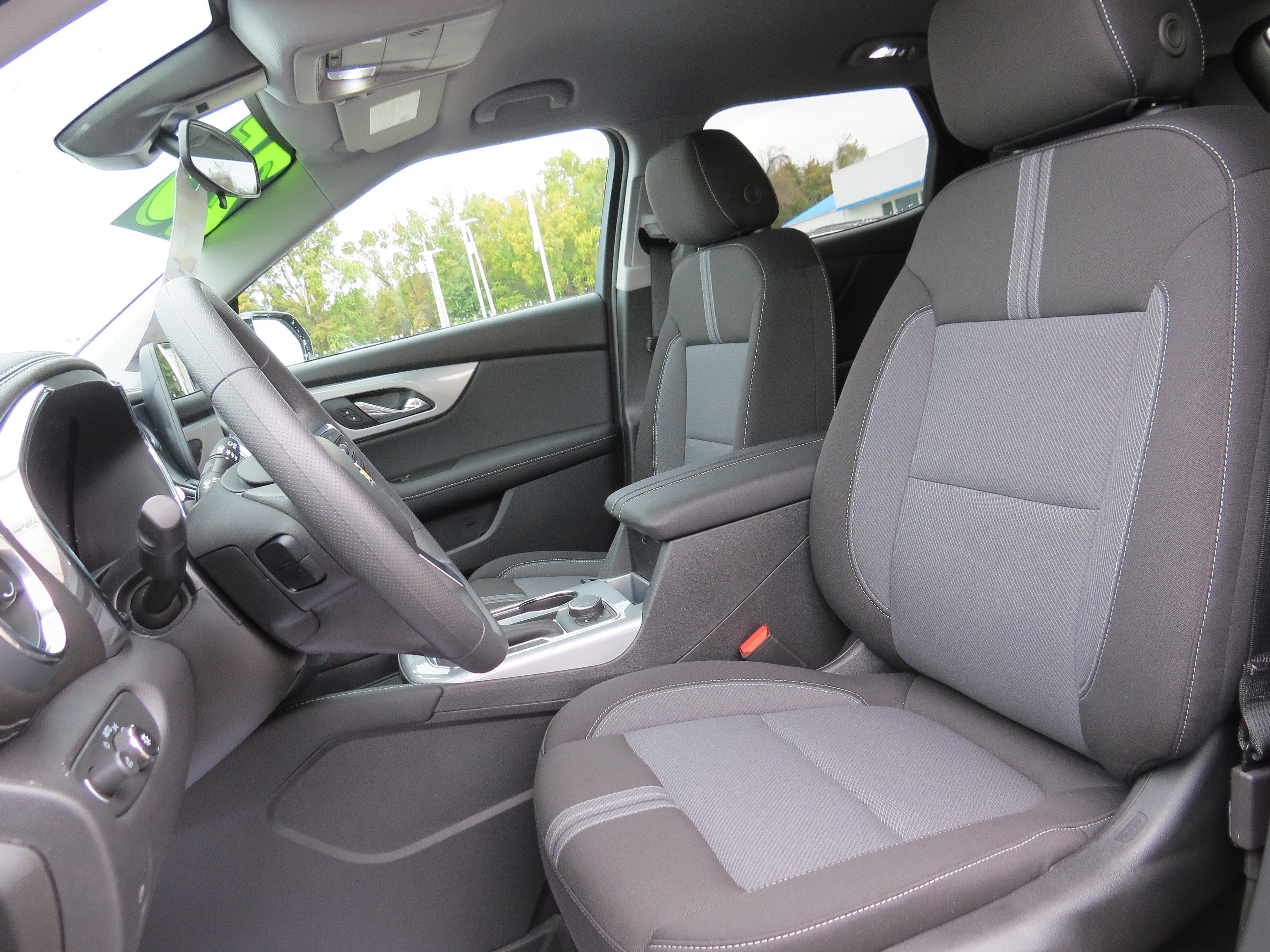 New 2025 Chevrolet Blazer LT w/ Midnight/Sport Edition image 19