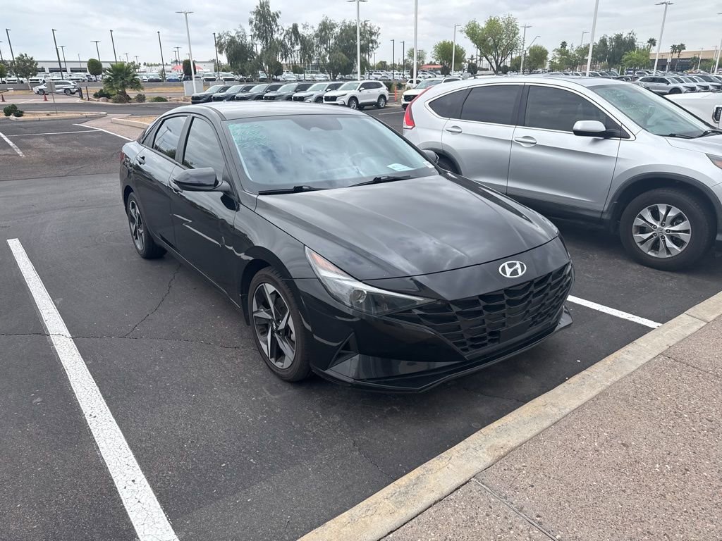 Used 2023 Hyundai Elantra SEL w/ Convenience Package image 3