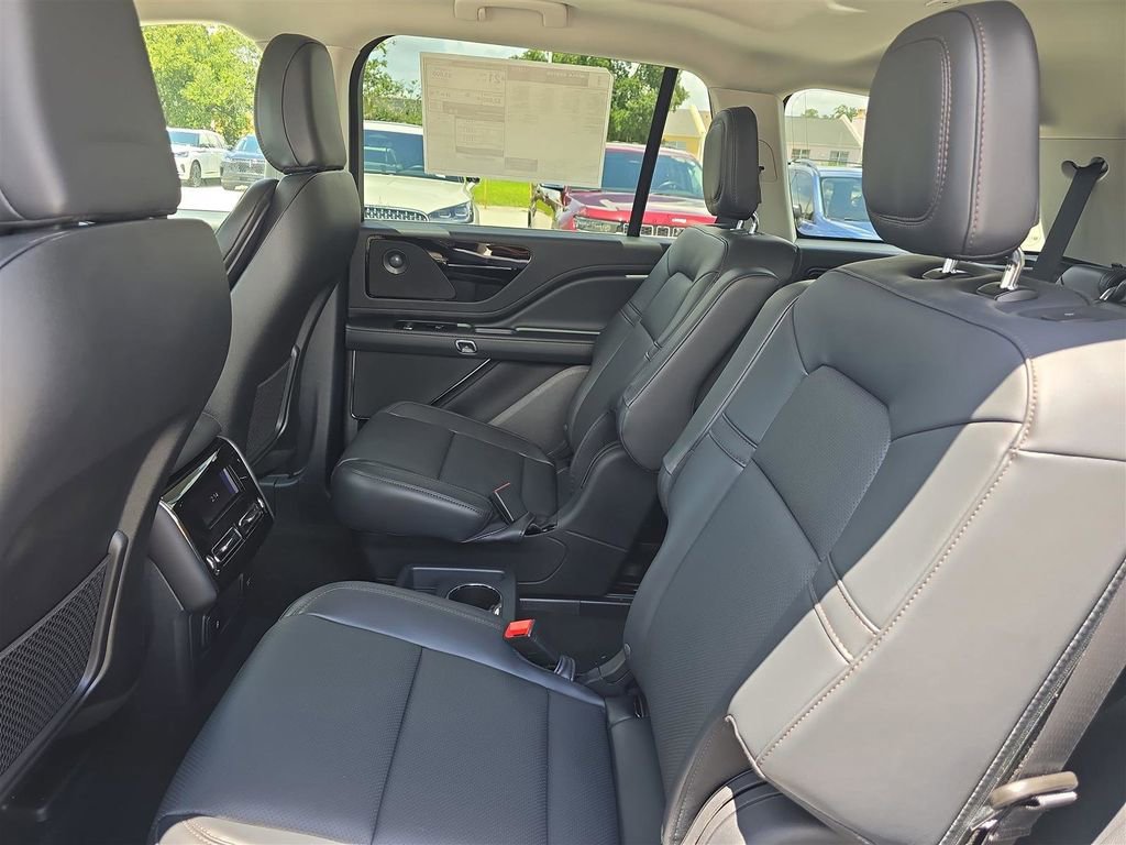 New 2025 Lincoln Aviator 2WD w/ Equipment Group 101A image 15