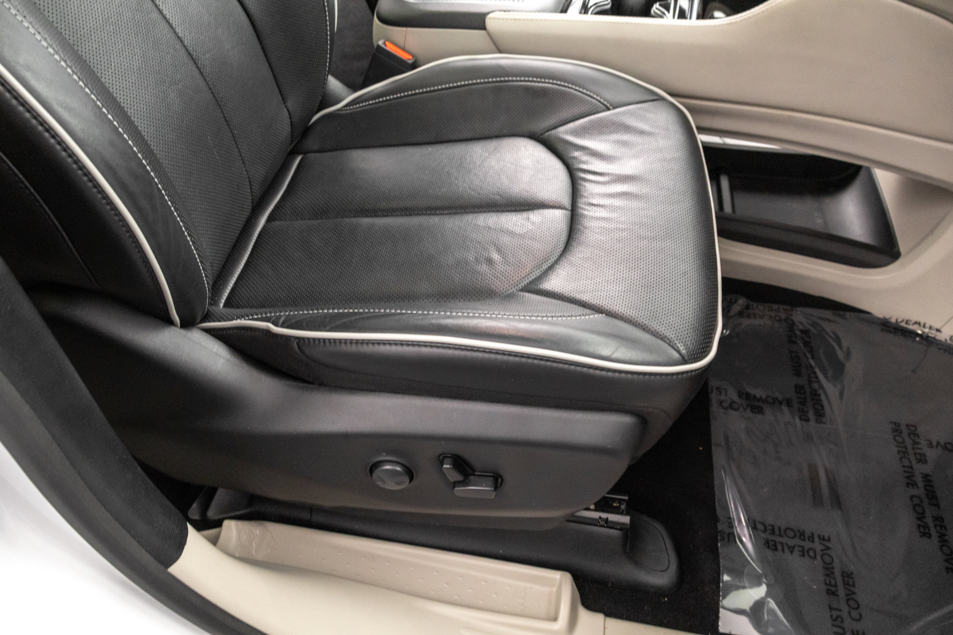 Used 2023 Chrysler Pacifica Limited FWD image 41