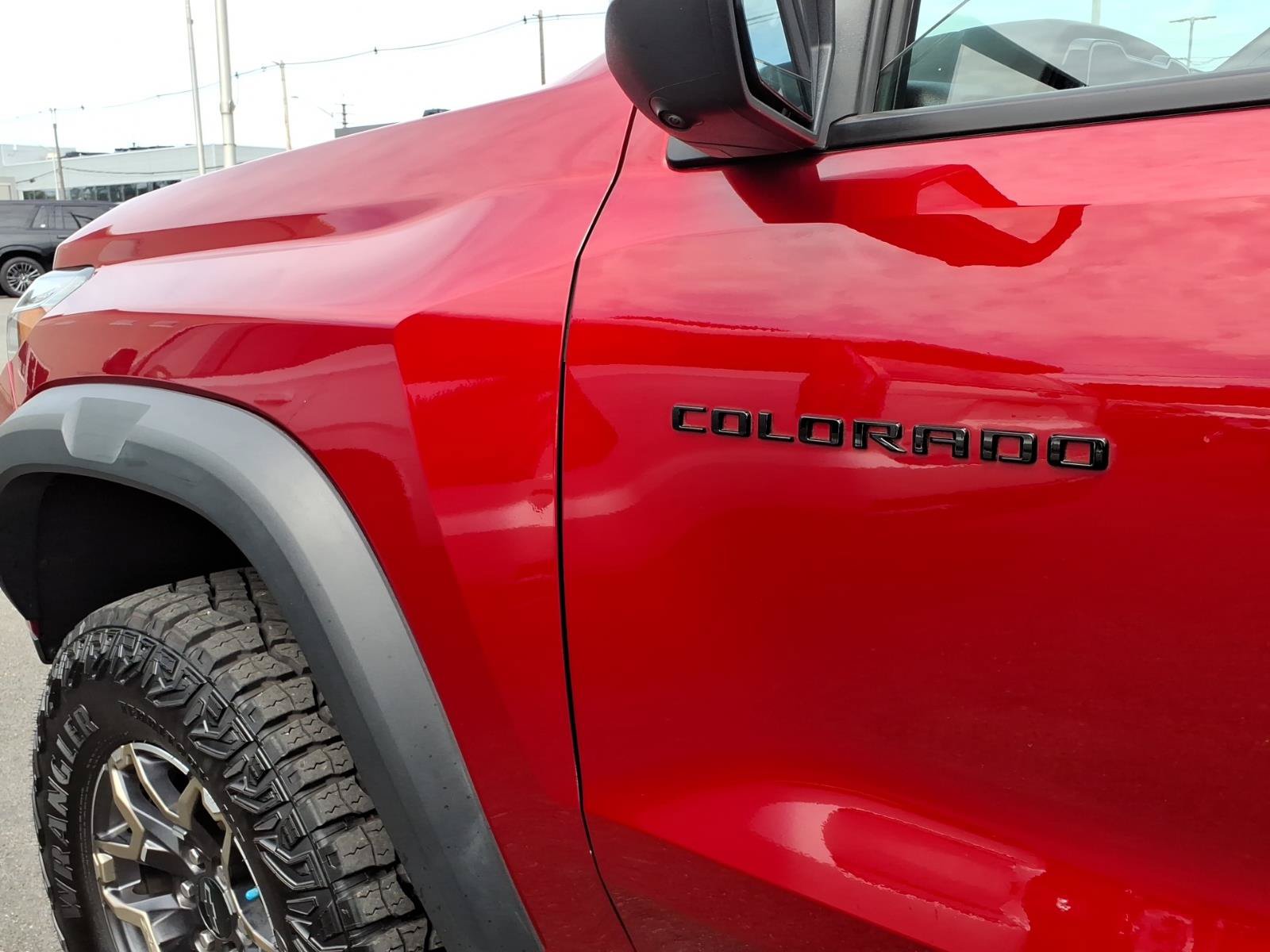 Used 2024 Chevrolet Colorado ZR2 w/ ZR2 Convenience Package III AWD/4WD image 10