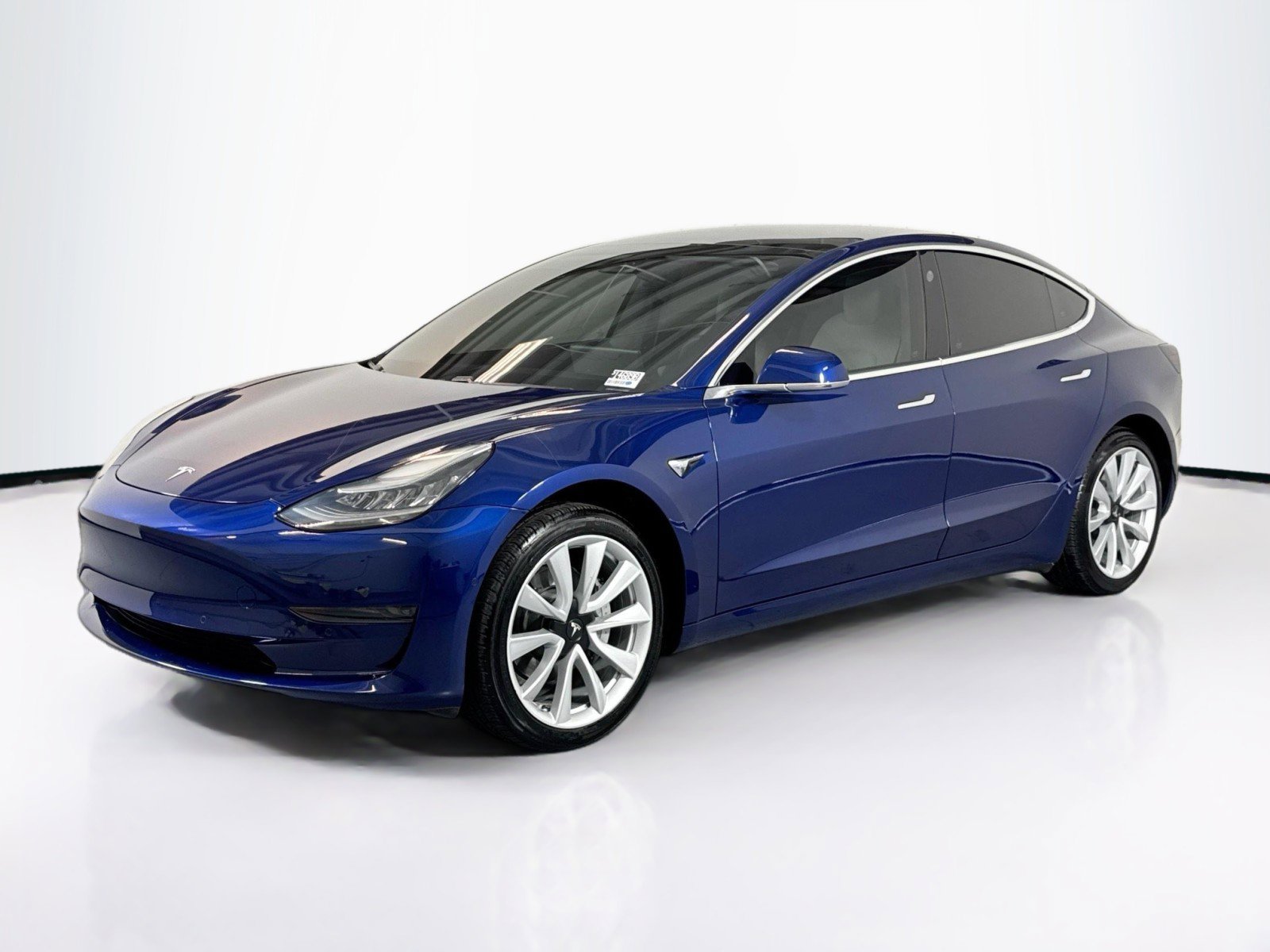 Used 2020 Tesla Model 3 Standard Range image 1