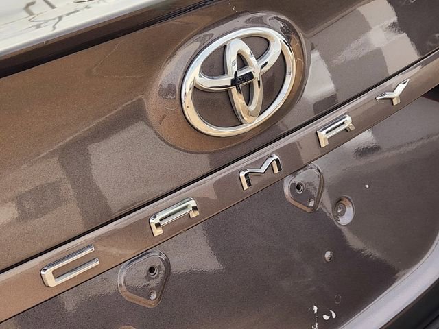 Used 2023 Toyota Camry LE AWD/4WD image 7