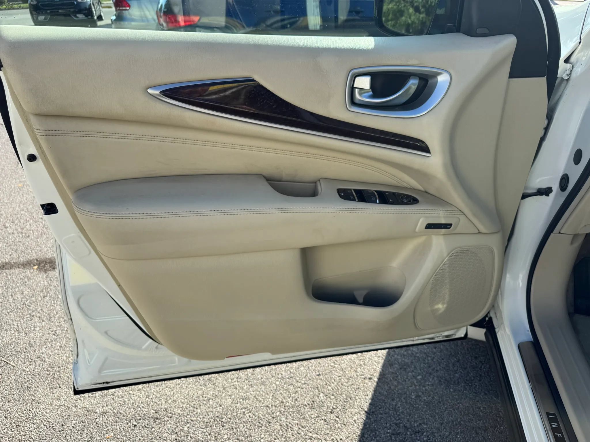 Used 2014 INFINITI QX60 Luxe w/ Premium Plus Package AWD/4WD image 14