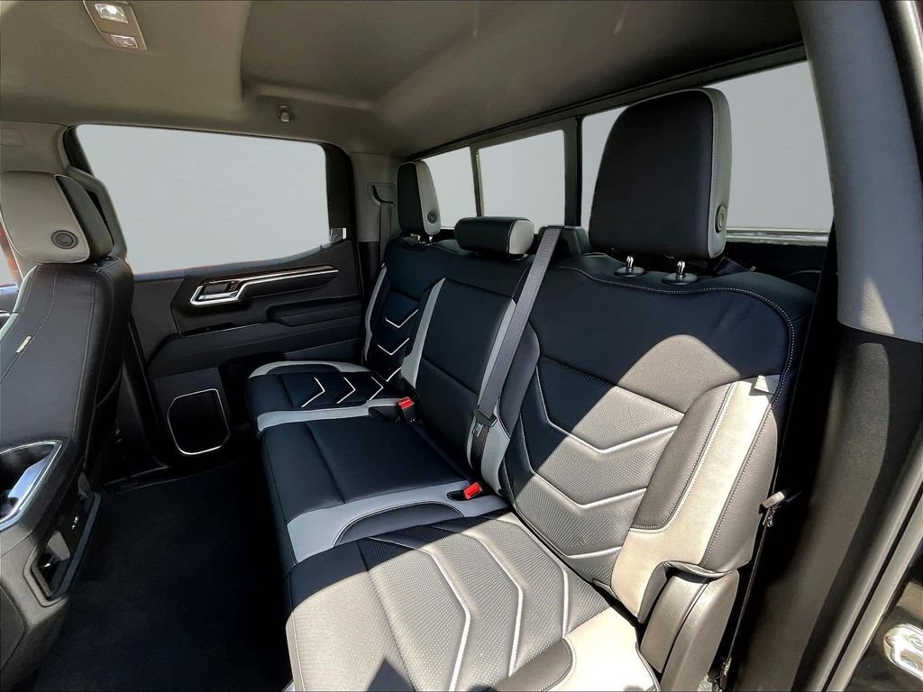 New 2026 Chevrolet Silverado 1500 RST w/ Dark Appearance Package AWD/4WD image 25