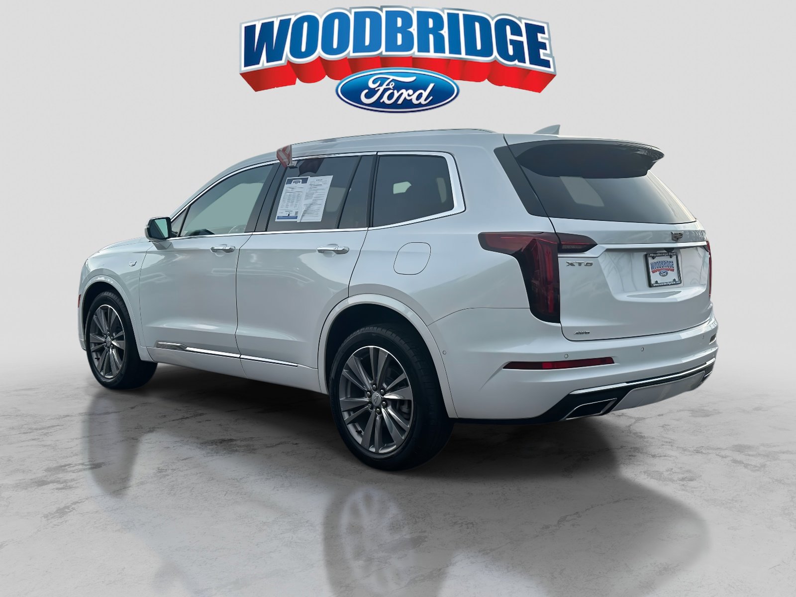 Used 2022 Cadillac XT6 Premium Luxury w/ Technology Package image 5
