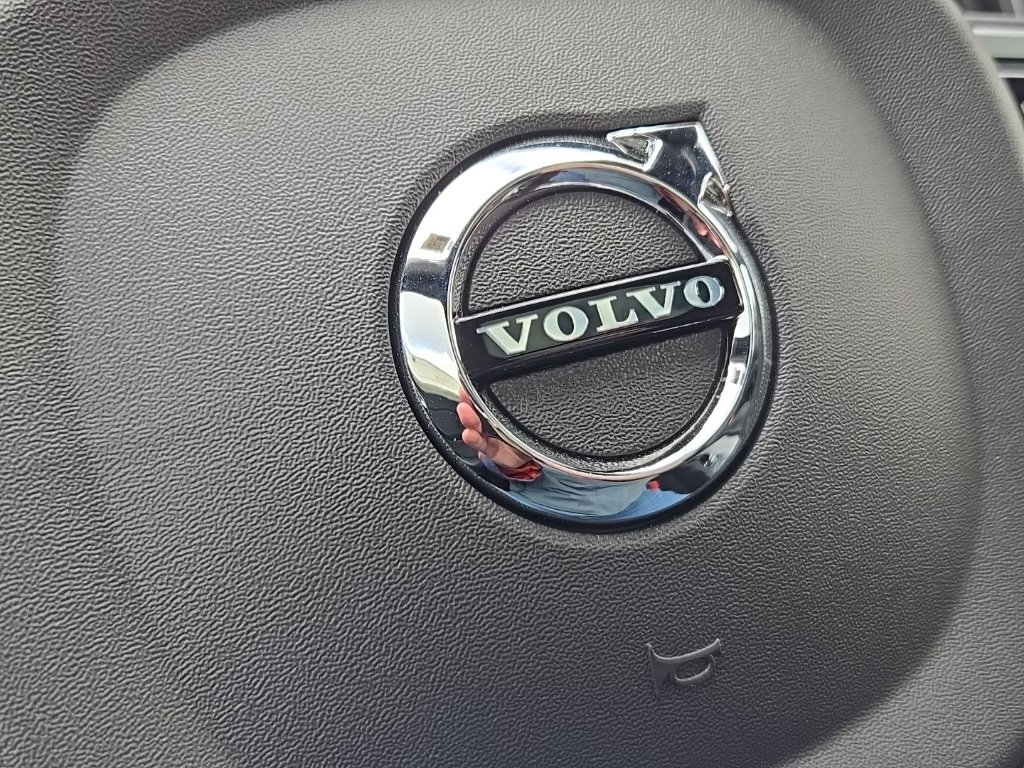 Certified 2025 Volvo XC60 T8 Polestar image 35