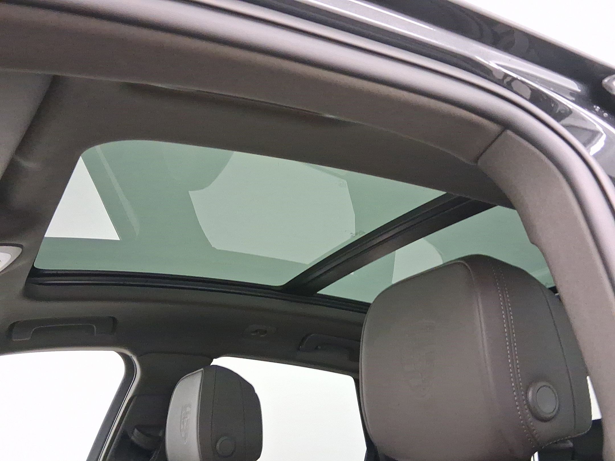 Used 2026 Porsche Macan image 14