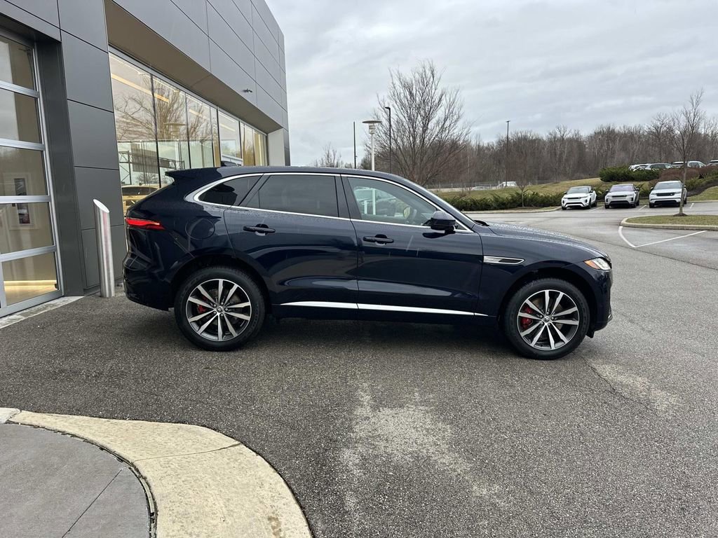 New 2026 Jaguar F-PACE R-Dynamic S image 4