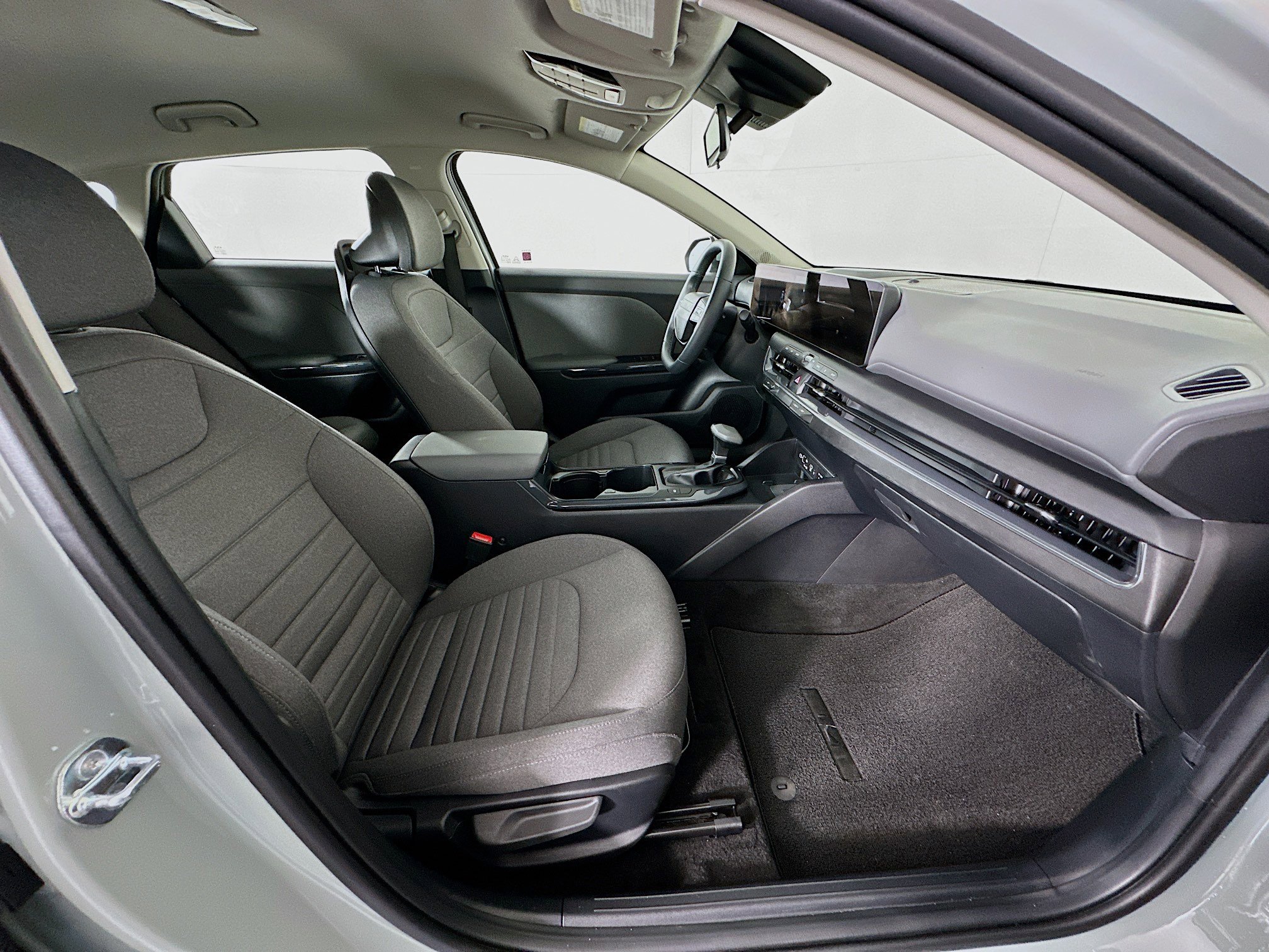 Used 2025 Kia K4 EX image 29