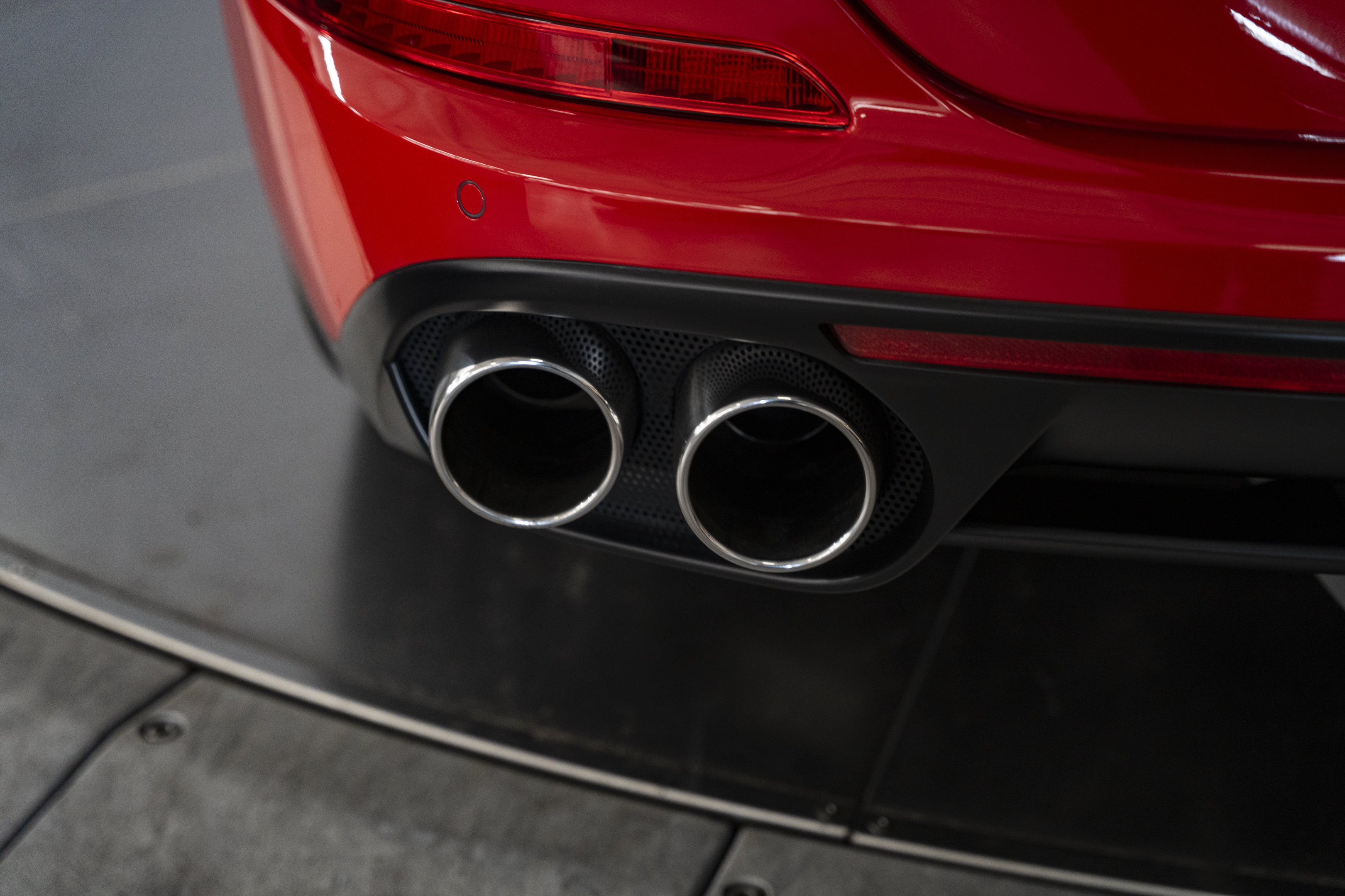 Used 2016 Ferrari California T RWD image 23
