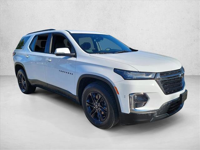 Used 2023 Chevrolet Traverse LT image 3