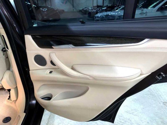 Used 2015 BMW X5 xDrive50i AWD/4WD image 40