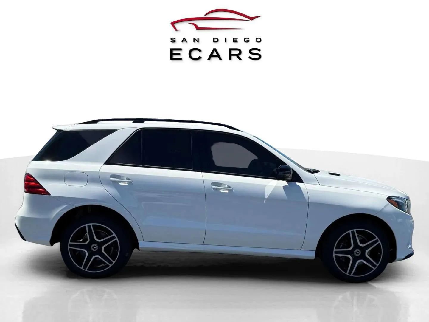 Used 2019 Mercedes-Benz GLE 400 4MATIC image 4