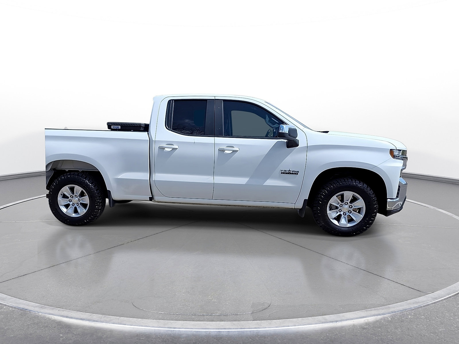 Used 2020 Chevrolet Silverado 1500 LT w/ Texas Edition RWD image 9