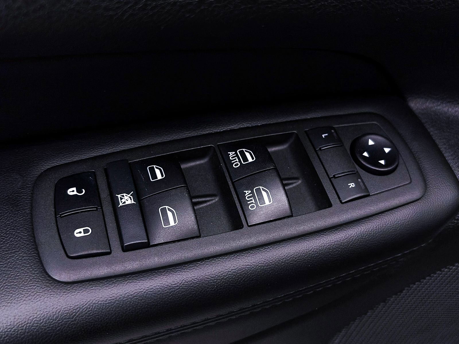 Used 2021 Jeep Grand Cherokee Laredo X RWD image 11