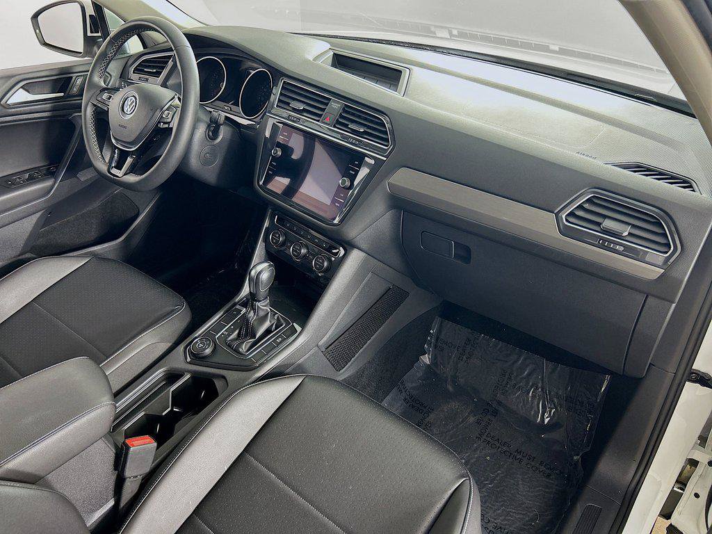 Used 2021 Volkswagen Tiguan SE AWD/4WD image 28